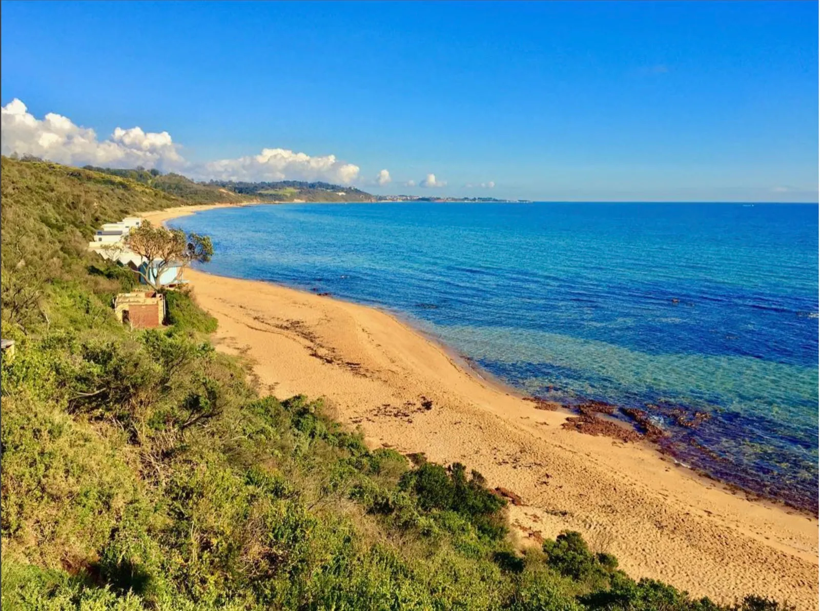 Moondah Beach at Mount Eliza, looking along Port Phillip Bay near Frankston South